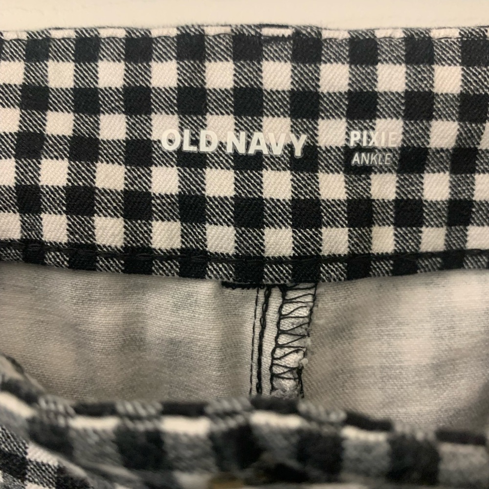 Old Navy Gingham Black and White Pants Two Pockets in back Size 14‎ - Picture 3 of 7